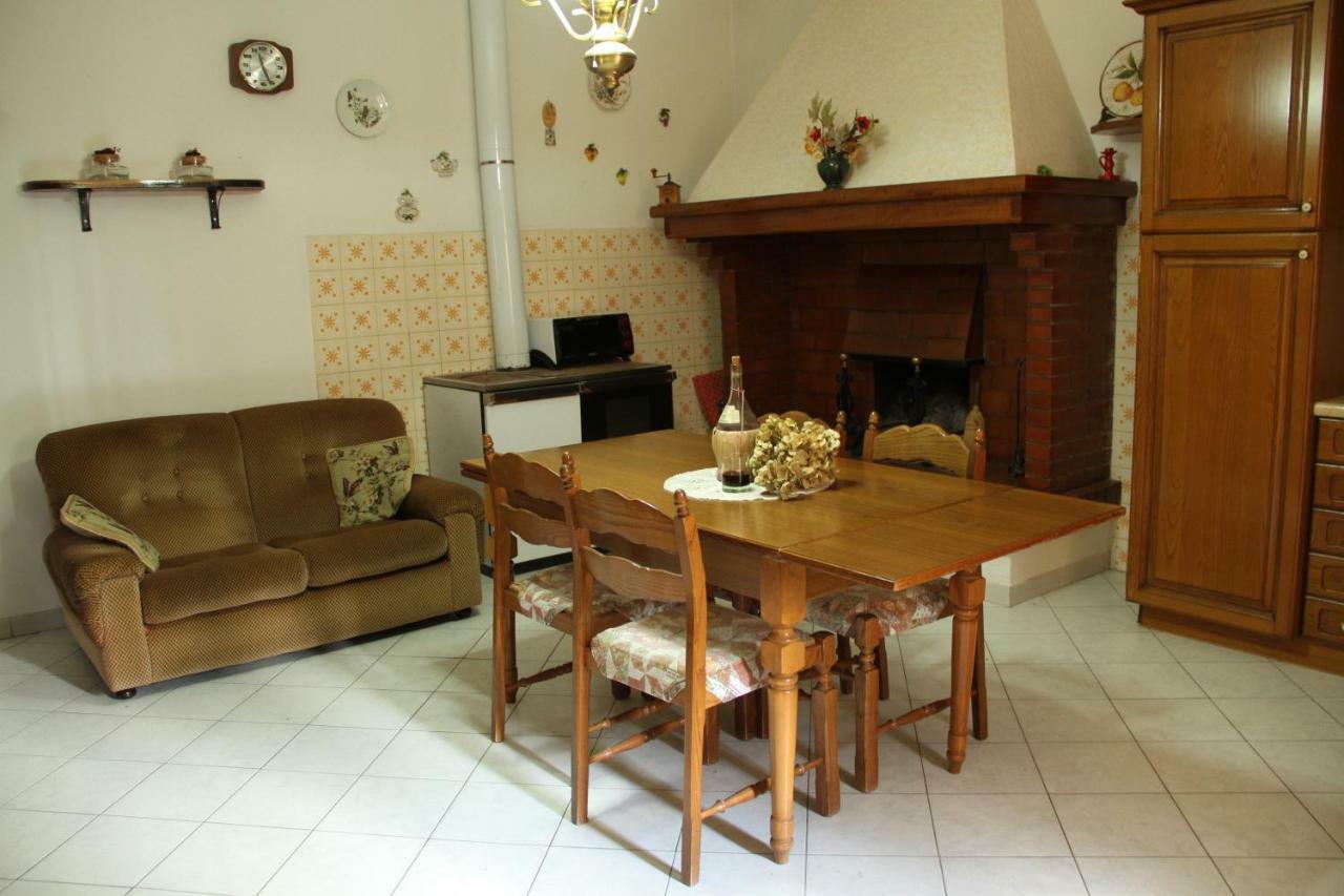 La Casa Dei Nonni Villa Chianni Exterior foto